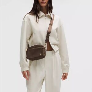 lululemon 2L taupe crossbody bag NWOT